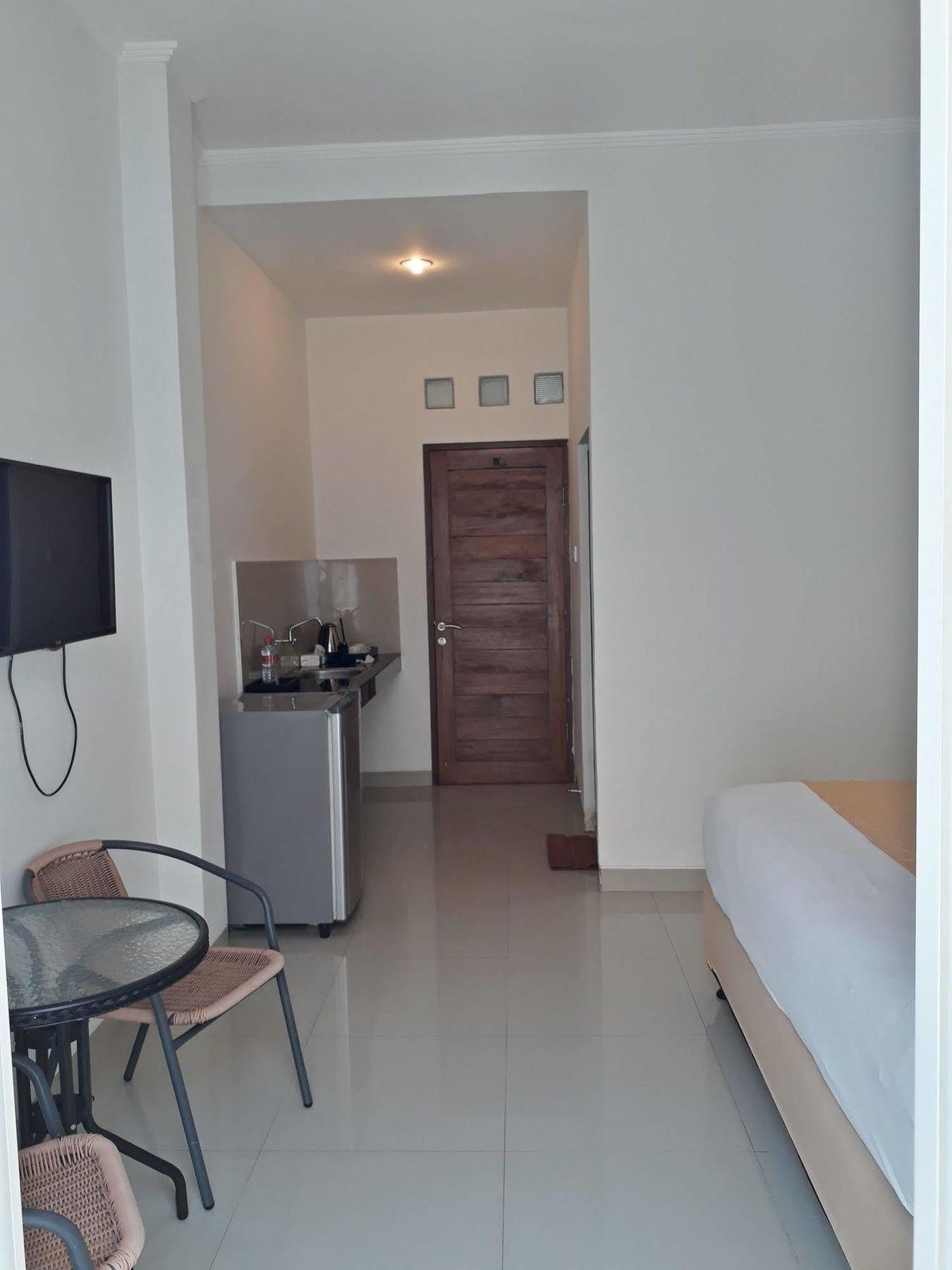 Kubu Anyar Hotel Kuta  Exterior photo